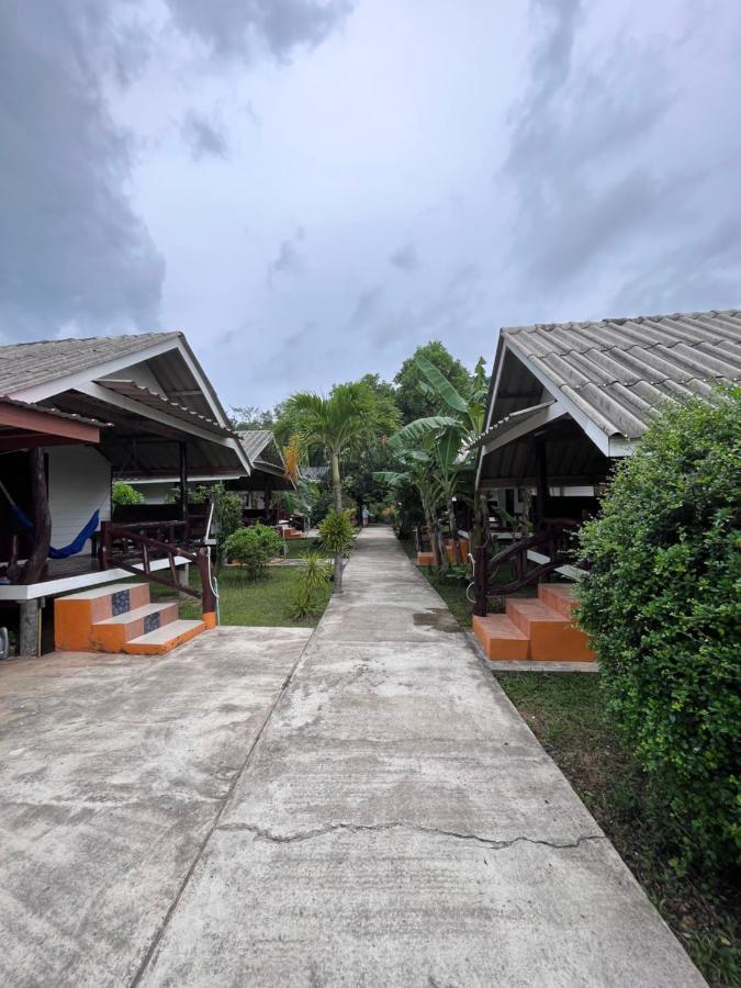 Hotel Pyramid Bungalow Ban Laem Sai Exterior foto